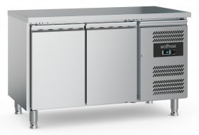 Gekoelde werkbank Koelwerkbank 2 Deuren Met Verstelbare Poten - 136x70x85 cm Combisteel 7950.5035